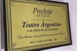 Imagen de producto Placa Bronce 20 X 30 con Base. Art. PB 2030