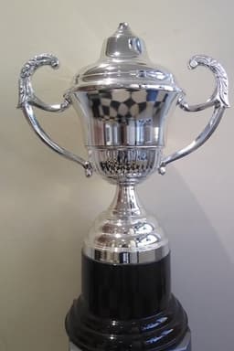 Imagen de producto Copa Metálica Mod. 200 con Asa. /1- /2 -/3 -/4 -/5. Art. CMA 200