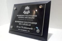 Imagen de producto Placa de Acrílico 20 x 30 con Base. Art. PM 2030