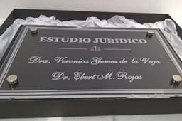 Imagen de producto Placa de Acrílico 20 x 30 con Base. Art. PM 2030