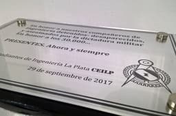 Imagen de producto Placa Símil Acero/Bronce 20 x 30 con Base. Art. PS 2030