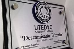 Imagen de producto Placa Símil Acero/Bronce 20 x 30 con Base. Art. PS 2030