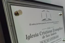 Imagen de producto Placa Símil Acero/Bronce 20 x 30 con Base. Art. PS 2030